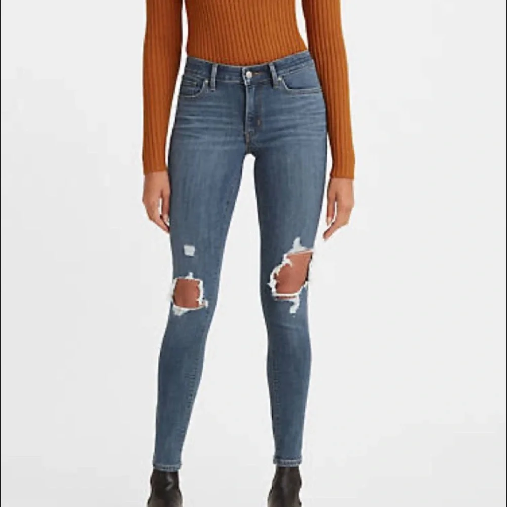 🎉HP🎉🆕»—Levi’s®sculpt—»711 Skinny MidRise Ultimate Look-Amazing Jeans SOLD OUT - Picture 1 of 16